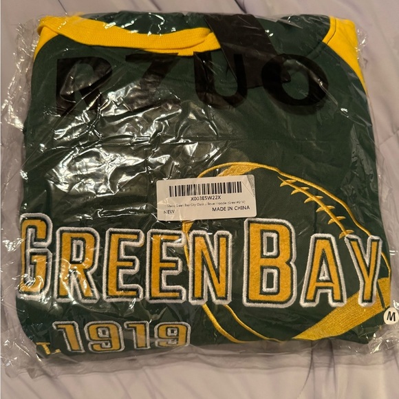New with tags out of packaging Green Bay hoodie size medium unisex - Picture 3 of 8